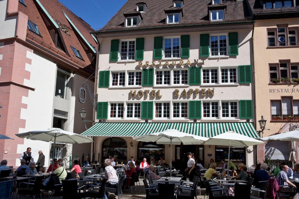 Hotel Rappen Am Muensterplatz Freiburg Bagian luar foto