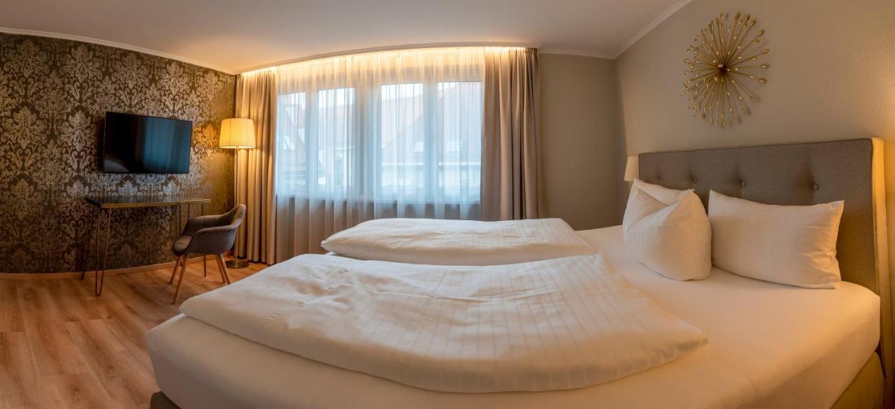 Hotel Rappen Am Muensterplatz Freiburg Bagian luar foto
