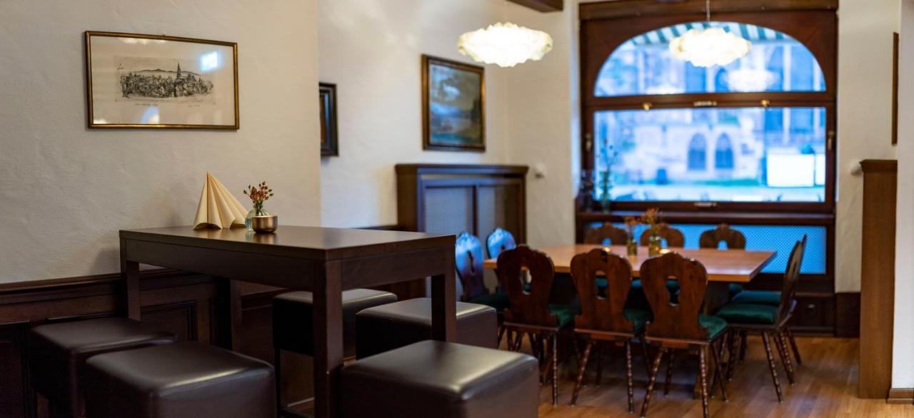 Hotel Rappen Am Muensterplatz Freiburg Bagian luar foto