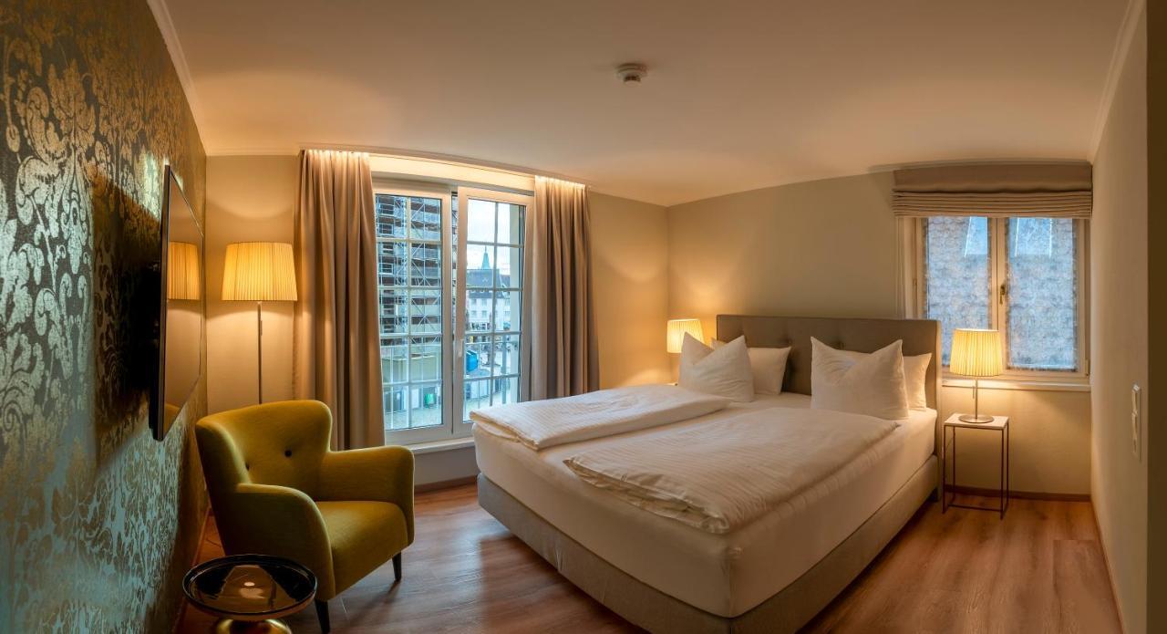 Hotel Rappen Am Muensterplatz Freiburg Bagian luar foto