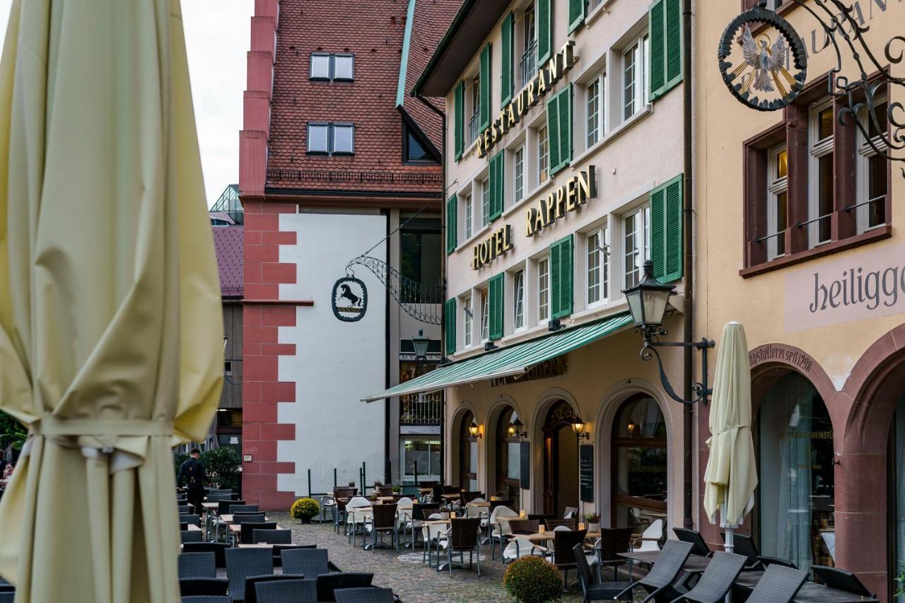 Hotel Rappen Am Muensterplatz Freiburg Bagian luar foto