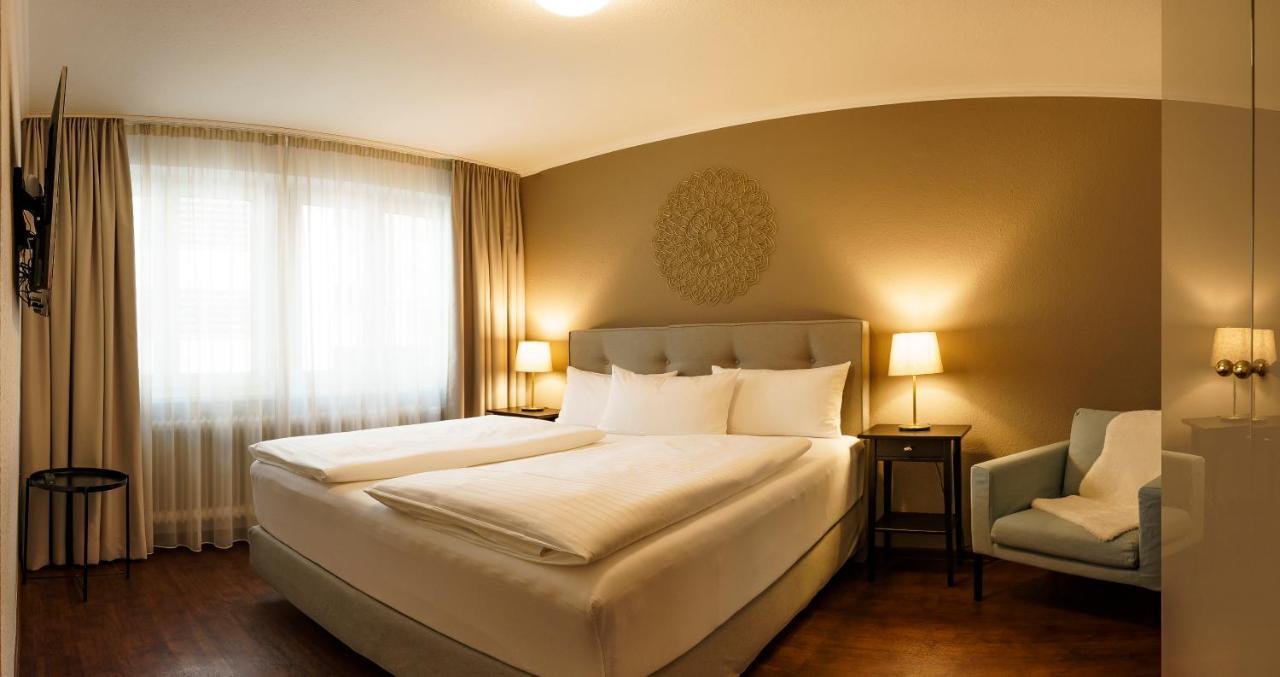 Hotel Rappen Am Muensterplatz Freiburg Bagian luar foto