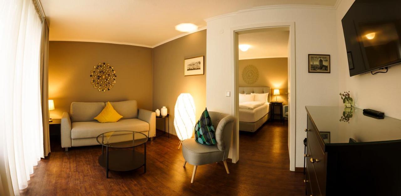 Hotel Rappen Am Muensterplatz Freiburg Bagian luar foto