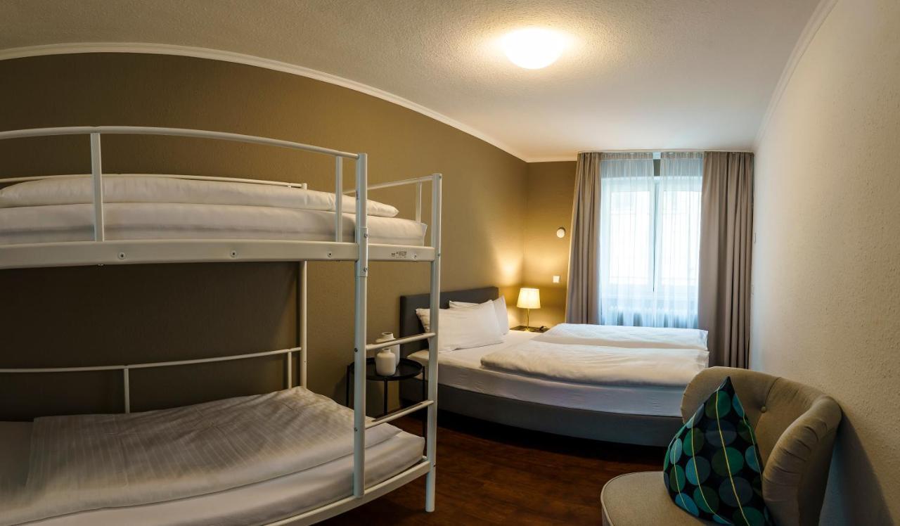 Hotel Rappen Am Muensterplatz Freiburg Bagian luar foto