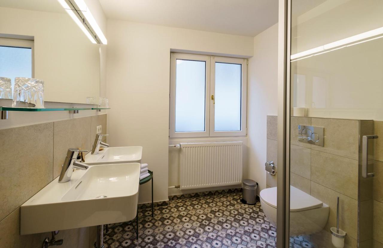 Hotel Rappen Am Muensterplatz Freiburg Bagian luar foto